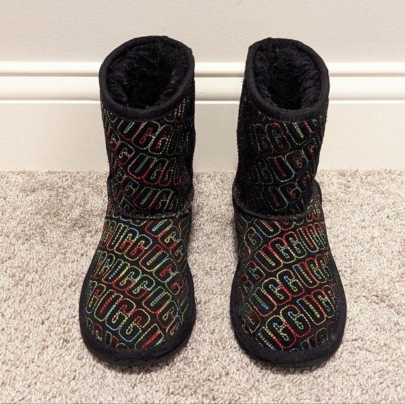 UGG Classic II Graphic Stitch Black Rainbow Girls sz 3 - Picture 2 of 7